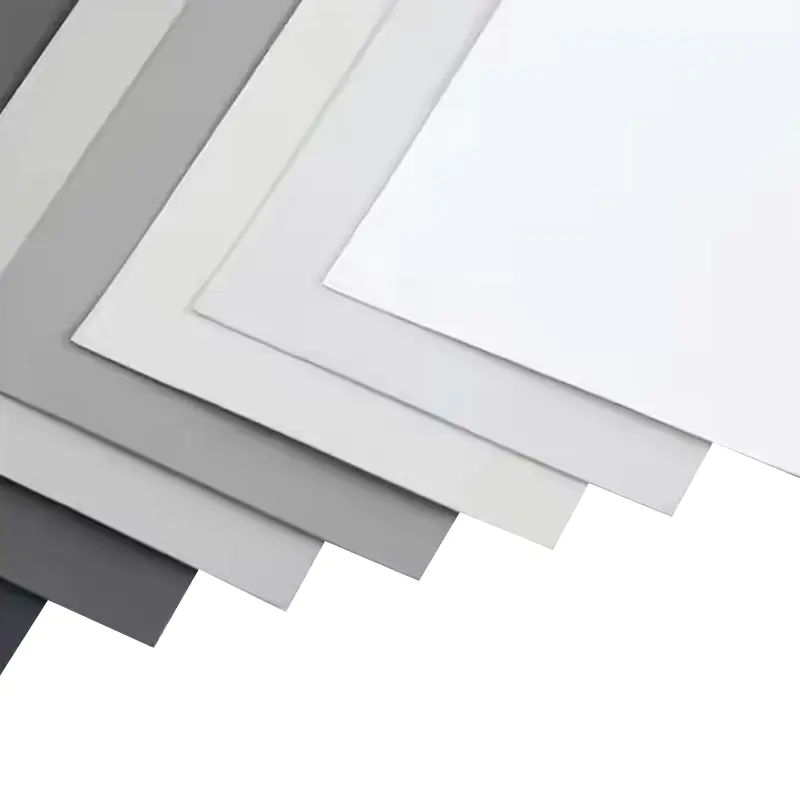 Naarmuuntumaton PP-koristekalvo